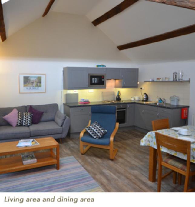 Church Farm Holiday Cottages - Pinster Cottage Ashbourne  Dış mekan fotoğraf